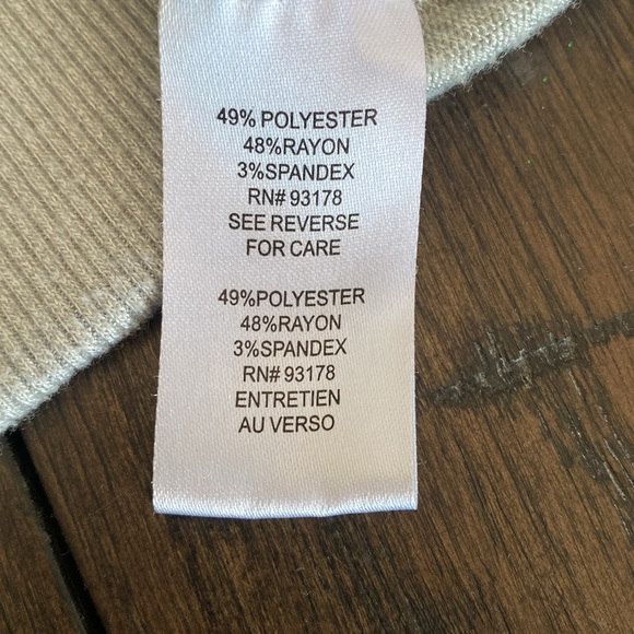 Tahari Ruffle Sweater - Large - Picture 5 of 8